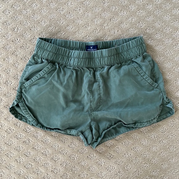 Green American Eagle Elastic Waist Shorts - Picture 1 of 2